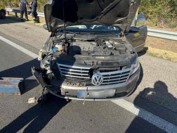 Kamion és egy személygépkocsi ütközött össze 