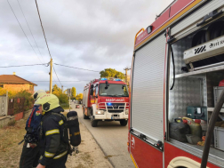 Bútorok és ruhaneműk égtek