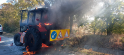 Kigyulladt egy munkagép a 7-es főúton