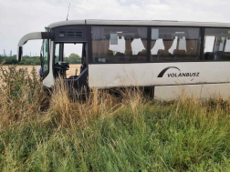 A buszon nyolc ember utazott