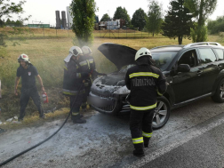 A lángok oltását a pátyi önkéntes tűzoltók kezdték meg