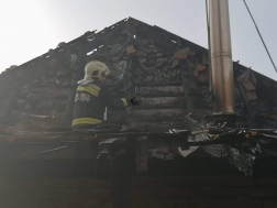 A tűzoltást követően a tűzoltók átvizsgálták az épületet