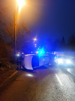 Két személygépkocsi ütközött össze Budakalászon