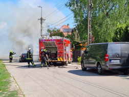  	Kigyulladt egy gépkocsi Fóton